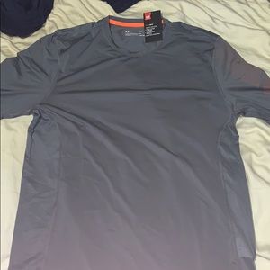 UNDER ARMOUR Heat gear workout shirt